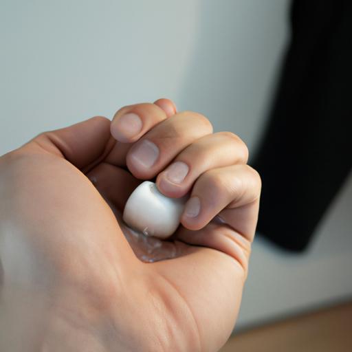 This natural deodorant is easy to apply and keeps you feeling fresh all day.